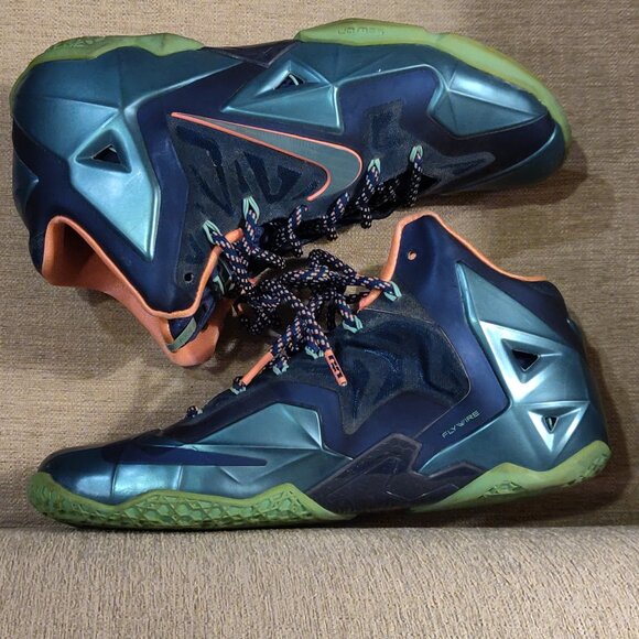 Nike Lebron 11 Akron vs Miami Shoe Men's US SIZE 10.5 - Picture 6 of 10